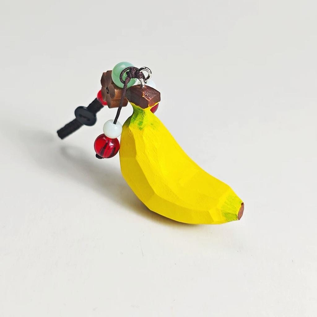 Hand Carved Wood Banana Keychain – Kawaii Fruit Stress Relief Bag Charm