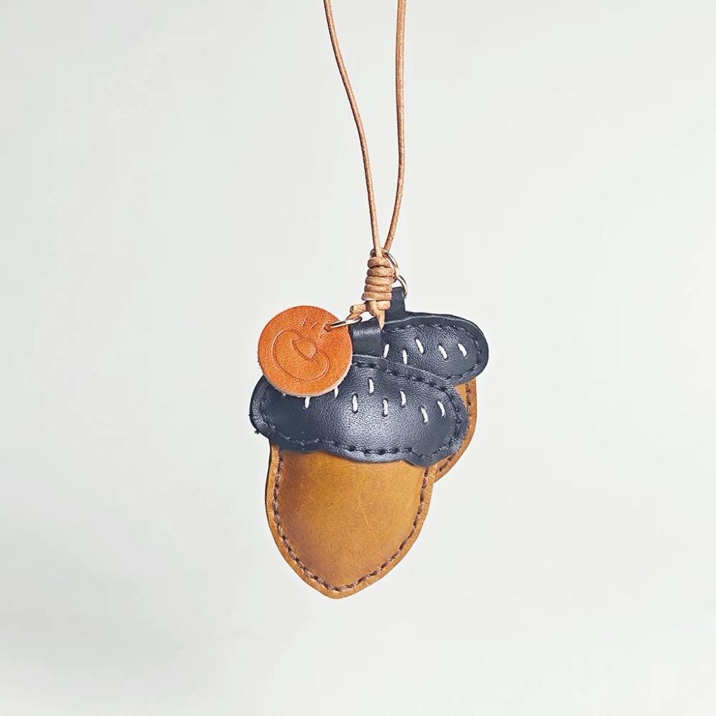 Handmade Leather Acorn Keychain – Autumn Nature Bag Charm