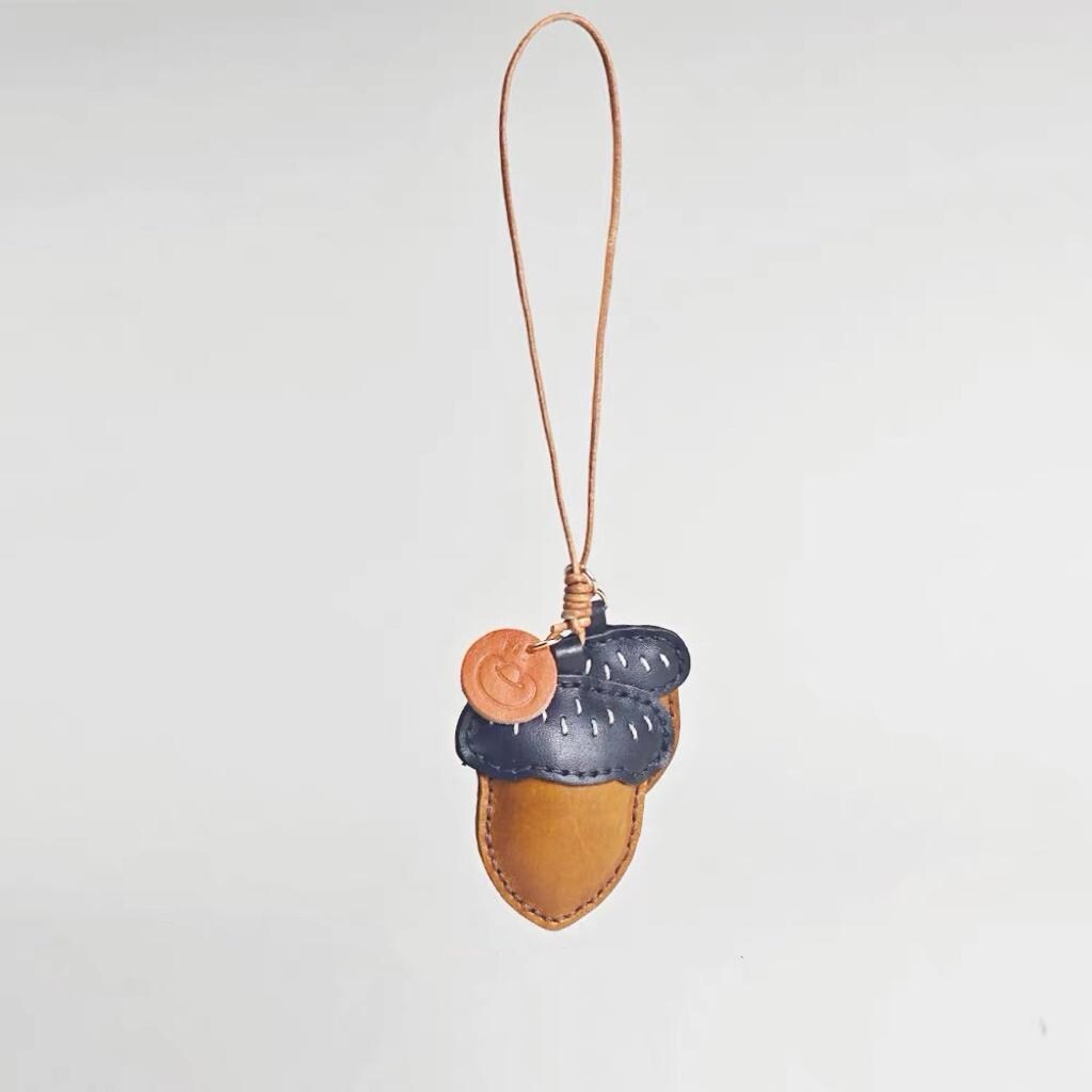 Handmade Leather Acorn Keychain – Autumn Nature Bag Charm