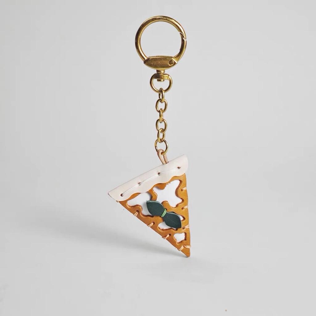 Handmade Leather Pizza Slice Keychain – Cute Food Bag Charm