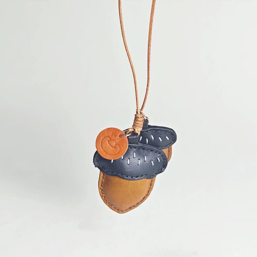 Handmade Leather Acorn Keychain – Autumn Nature Bag Charm